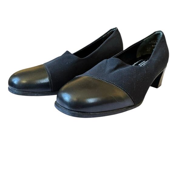 Vintage Munro American 8.5 Slip On Pumps Mid Heel Black Fabric+ Leather, Cap Toe - Picture 1 of 11